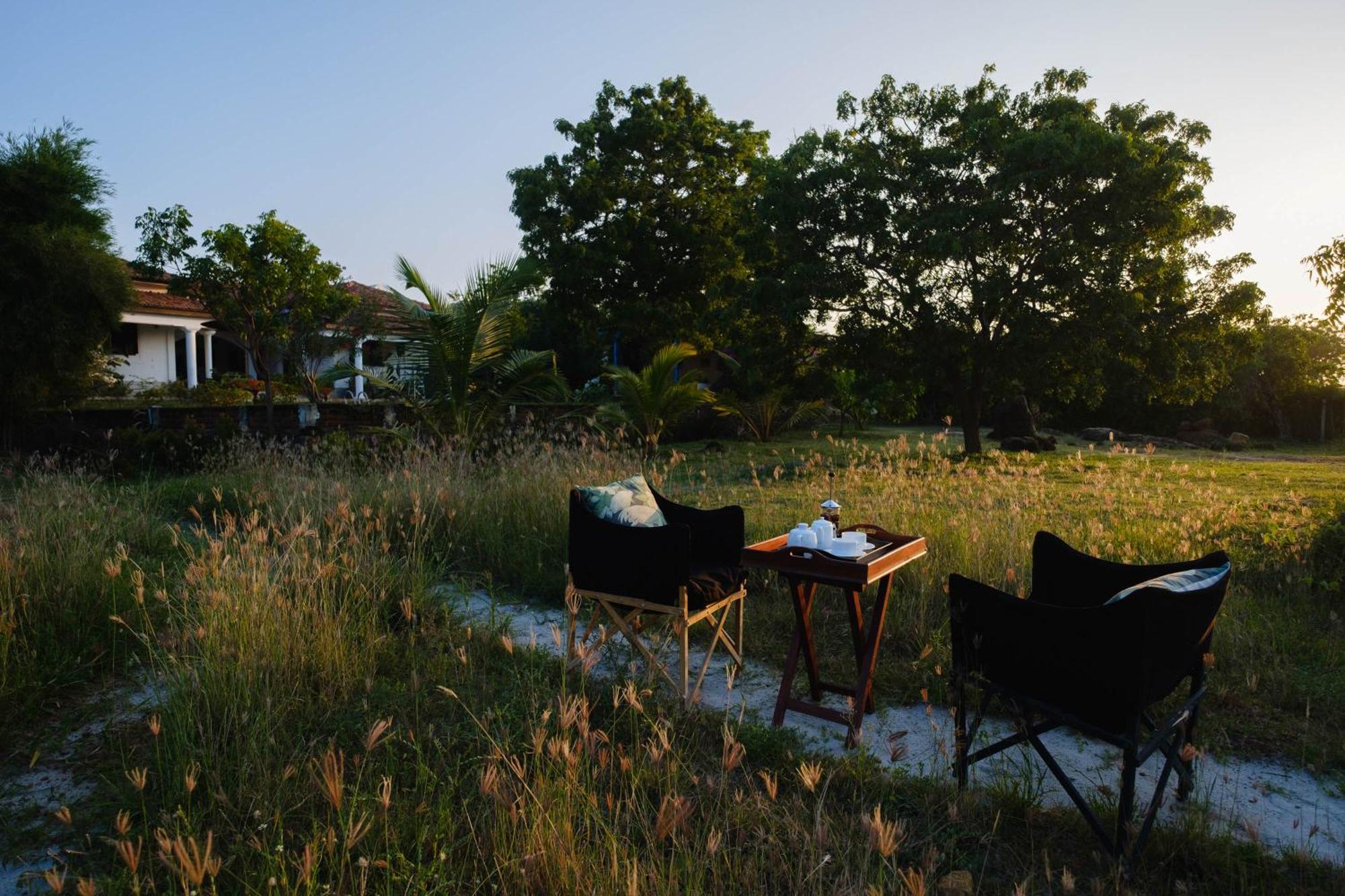 Treasure Rock Bed and Breakfast Kirinda  Εξωτερικό φωτογραφία
